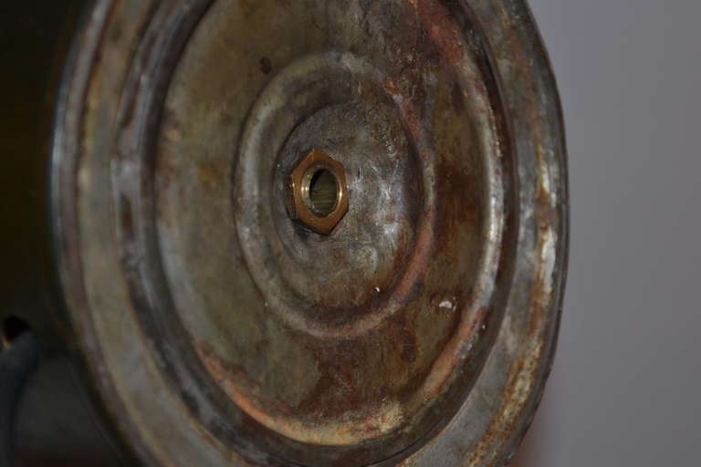 Lampe française en métal de la fin du XVIIIe siècle en vente 3