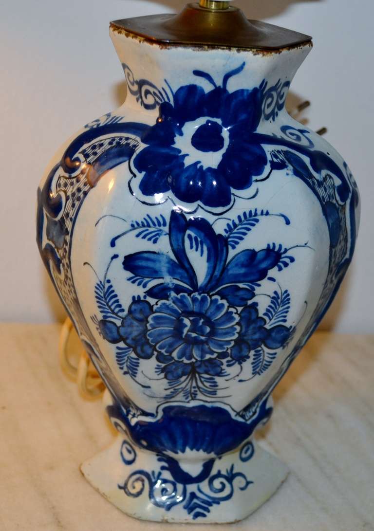 Faïence Lampes rococo en faïence du XVIIIe siècle en vente