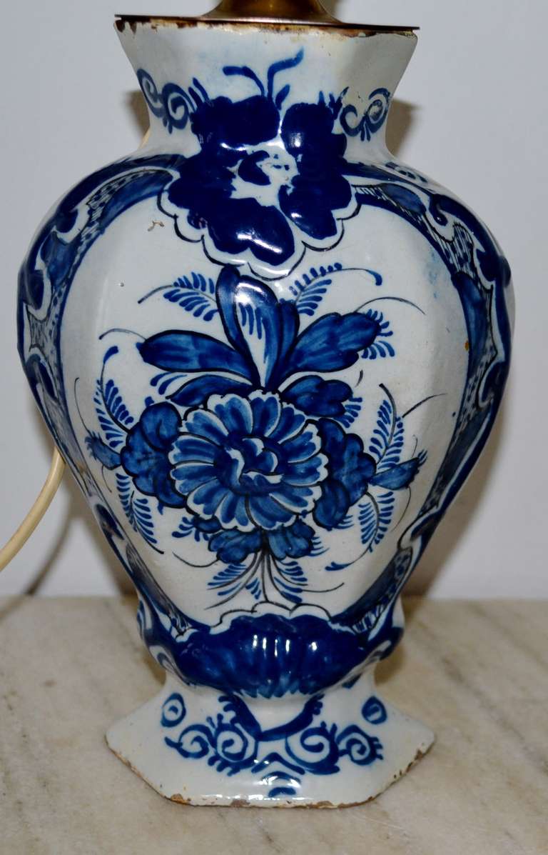 Lampes rococo en faïence du XVIIIe siècle Bon état - En vente à Copenhagen, K