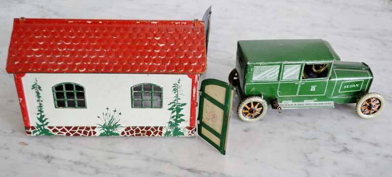 Mid-20th Century 20th Century Green Lehmann Toy Sedan with its Garage