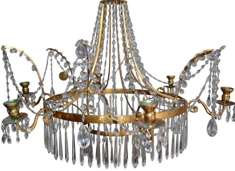 Bellissimo lampadario Impero di grandi dimensioni con candelabri originali, restaurato e pulito.