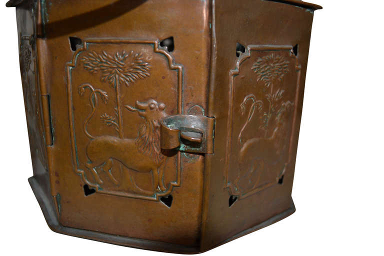 Inconnu Lanterne à pied en cuivre du XVIIIe siècle en vente