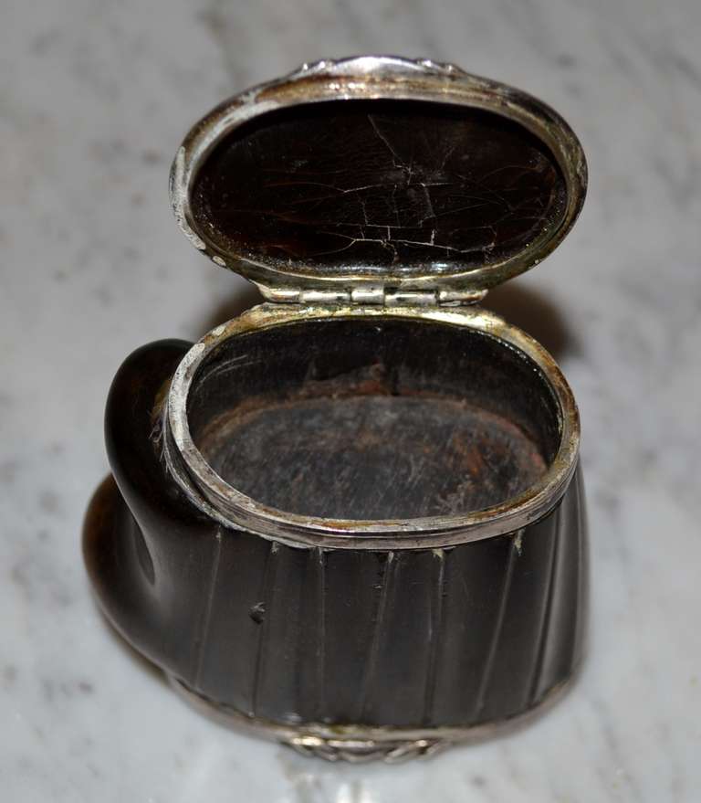 Deutsche Schnupftabakdose aus Silber und Hartholz aus dem 18. Jahrhundert im Angebot 3