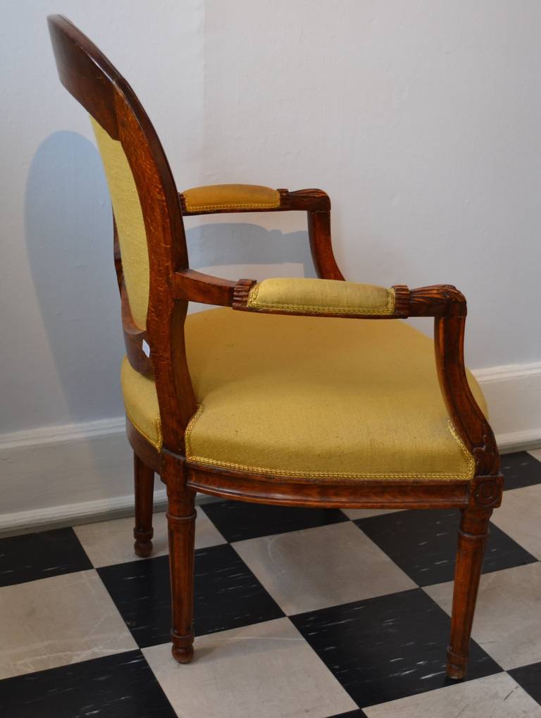 19th c. Louis XVI Medaillion Chair. 3
