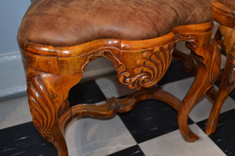 18th Century Pair of Rococo Chairs In Excellent Condition For Sale In Copenhagen, K