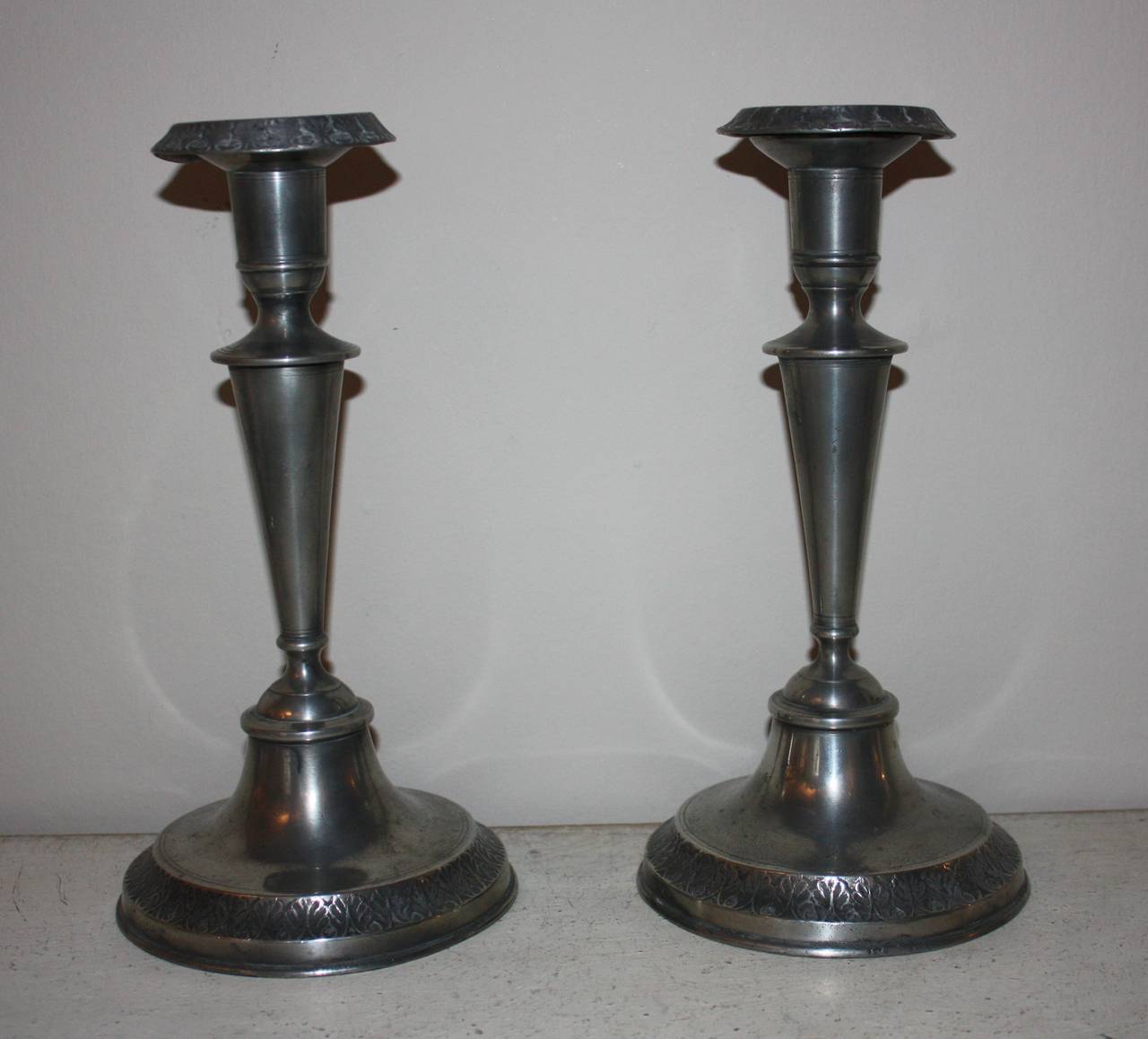 Early 19th Century Pair of Pewter Candleholders For Sale 5