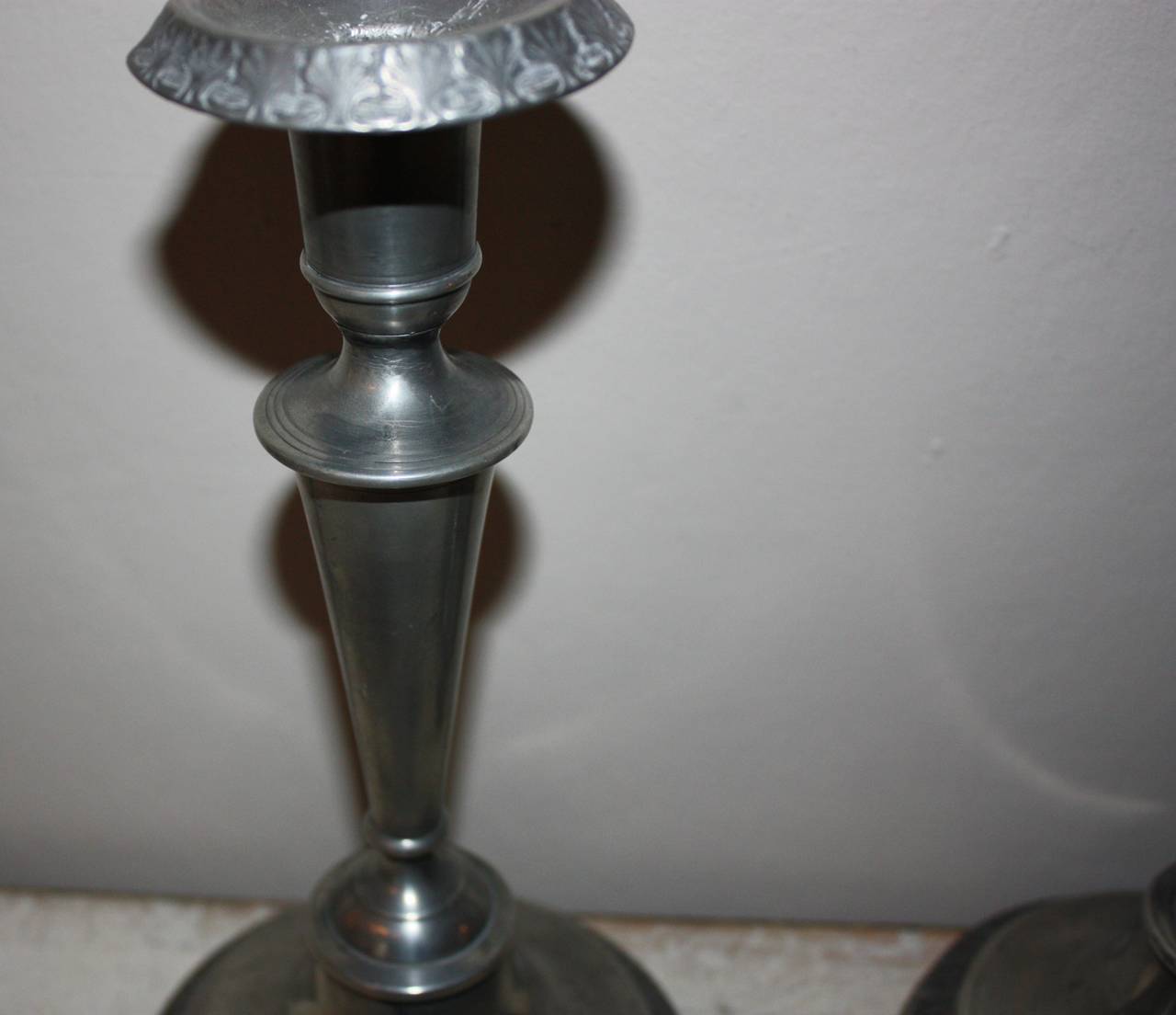 Early 19th Century Pair of Pewter Candleholders For Sale 4