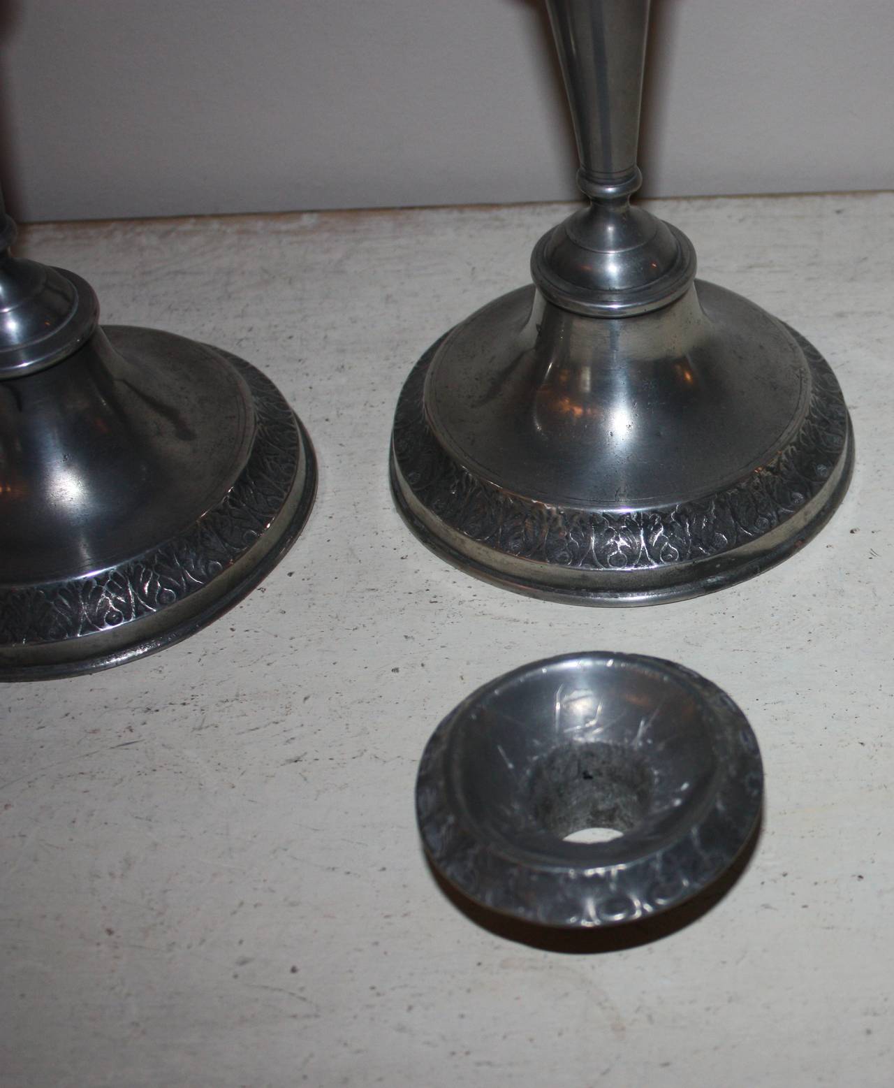 Early 19th Century Pair of Pewter Candleholders For Sale 2