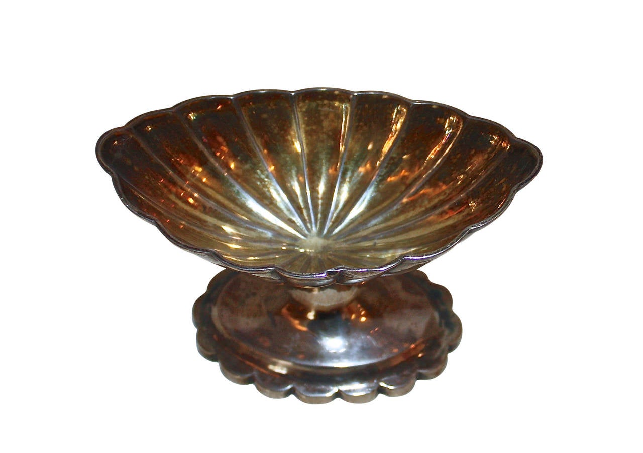 Silver Shell Bowl on Foot In Good Condition For Sale In Copenhagen, K