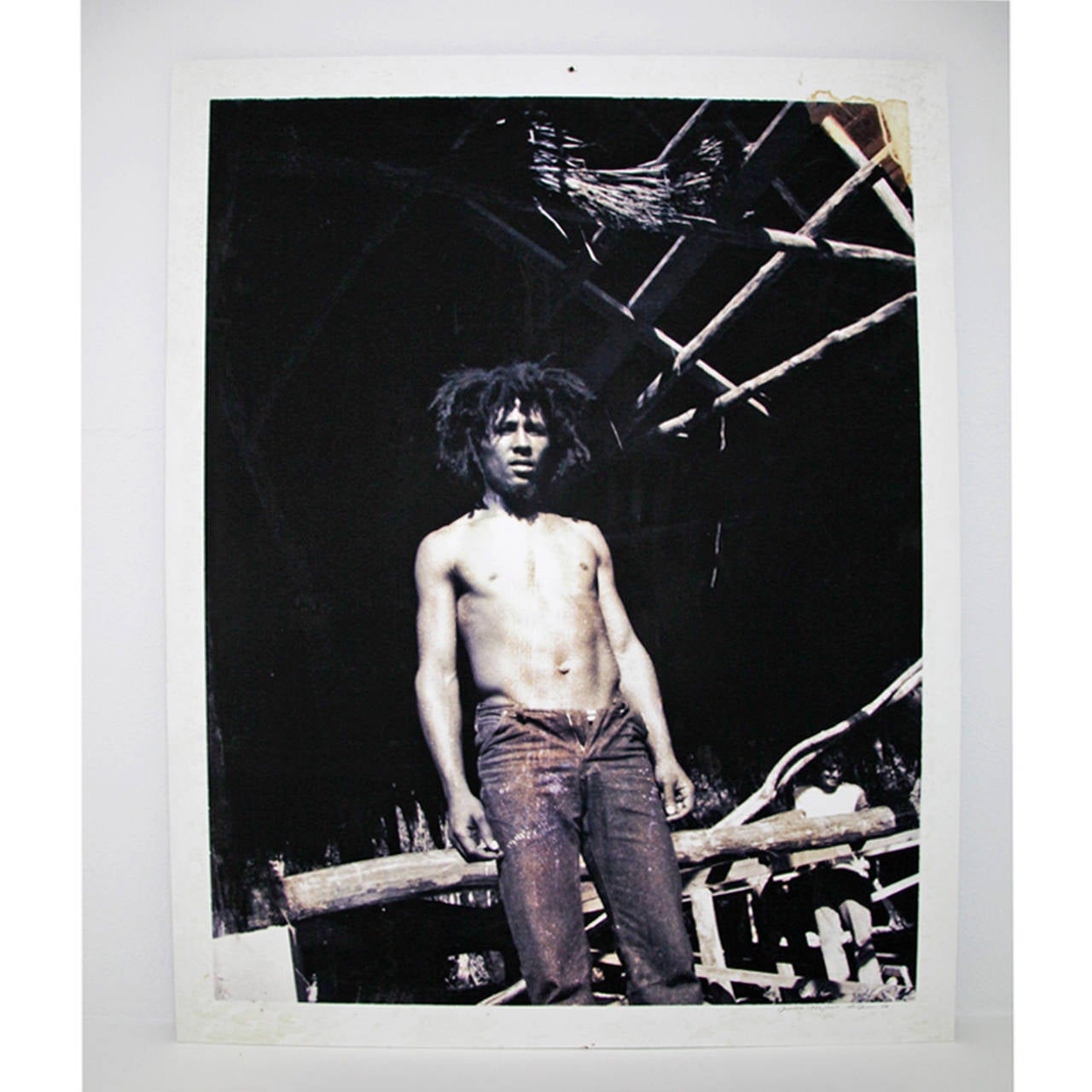 Bob Marley, signed prints photographed by Lee Jaffe.
Limited 1/8.
Photographed in Jamaica 1973, printed 2010.

Lee Jaffe is a successful American artists, filmmakers and musicians. He lives and works in Los Angeles. In 1973, he got to know Bob