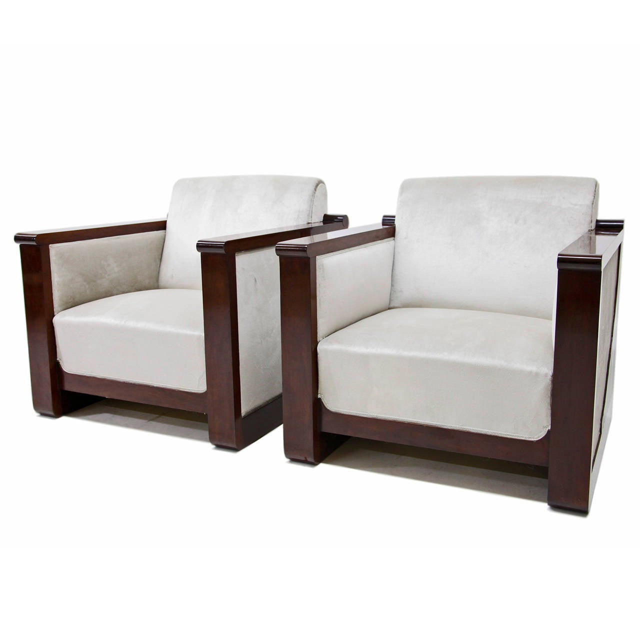 A wonderful pair of French Art Deco Armchairs, dating from the 1920s.
   