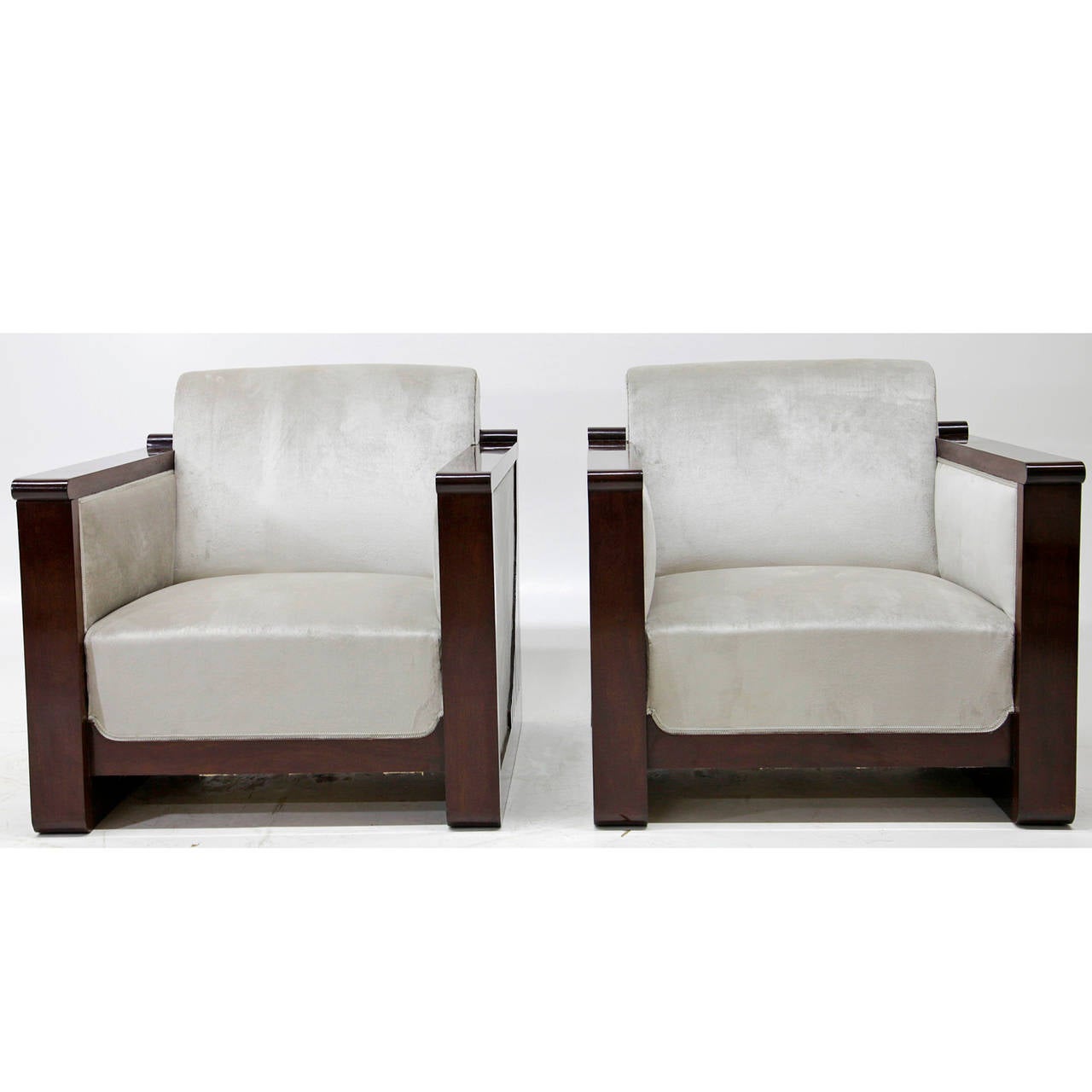 Pair of French Art Deco Armchairs with Grey Fabric, circa 1920s In Good Condition For Sale In Greding, DE