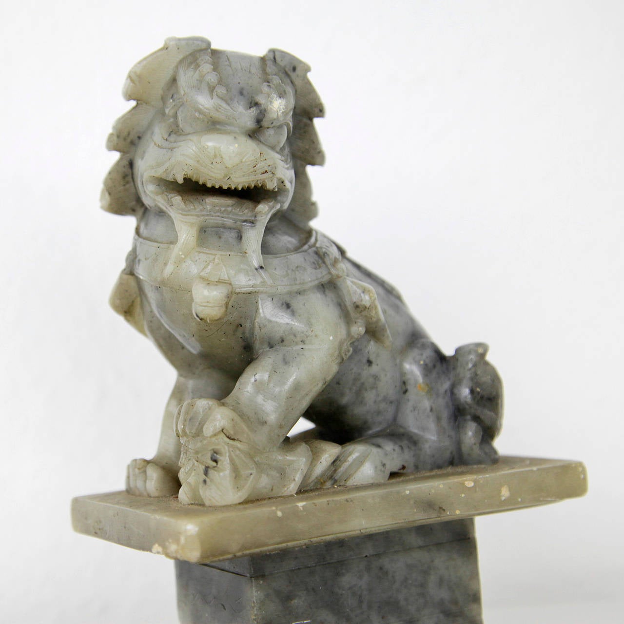 Very Nice Chinese Marble Fu Dog, circa 19th to 20th Century 1