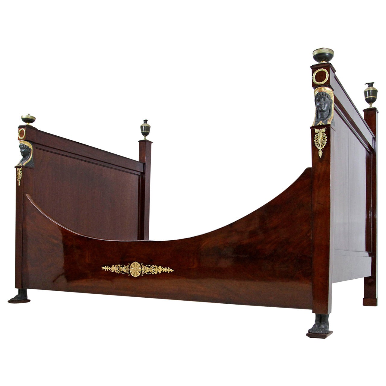 Exceptional French Empire Bed with Rich Bronze Ornaments, circa 1810