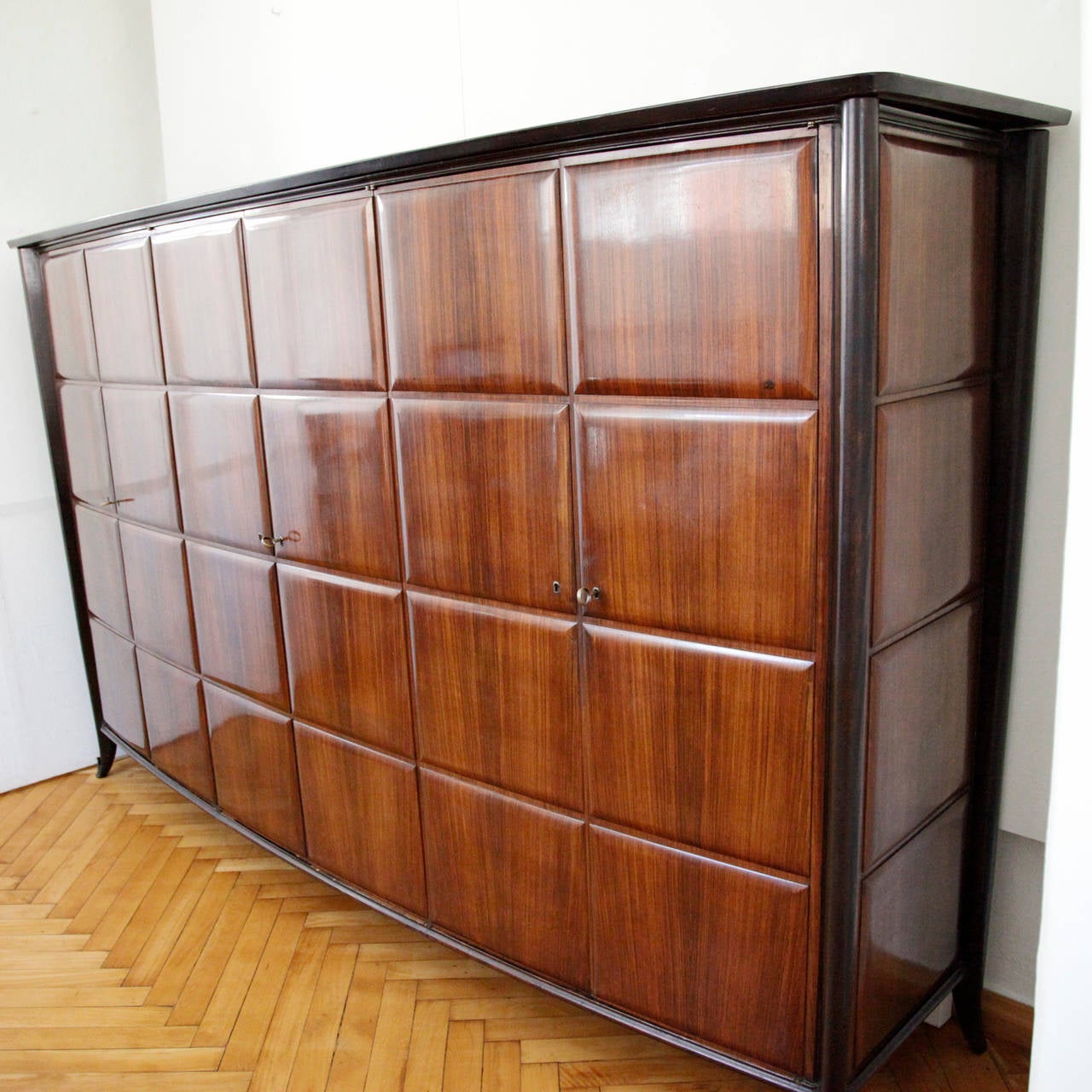 Italian Cabinet or Highboard attributed to Osvaldo Borsani, 1950s In Excellent Condition In Greding, DE