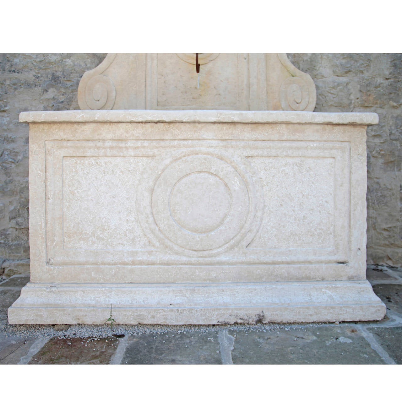Marble Wall Fountain from the 20th Century. In Excellent Condition In Greding, DE