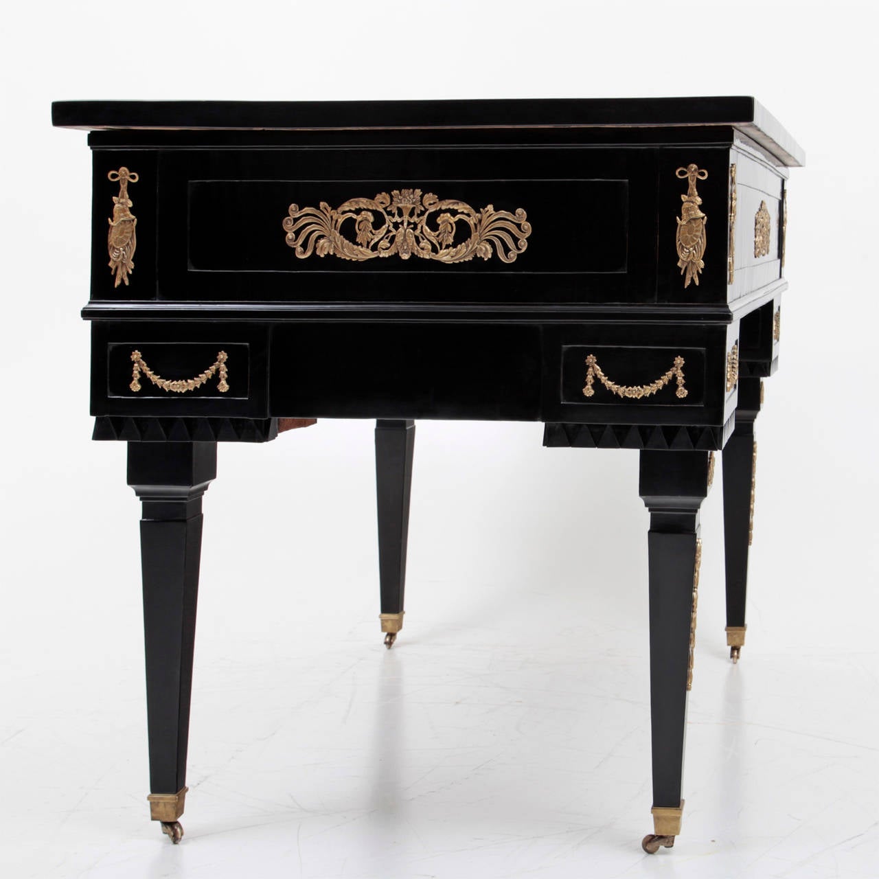 Elegant Classicist Writing Desk from the Early 19th Century 2