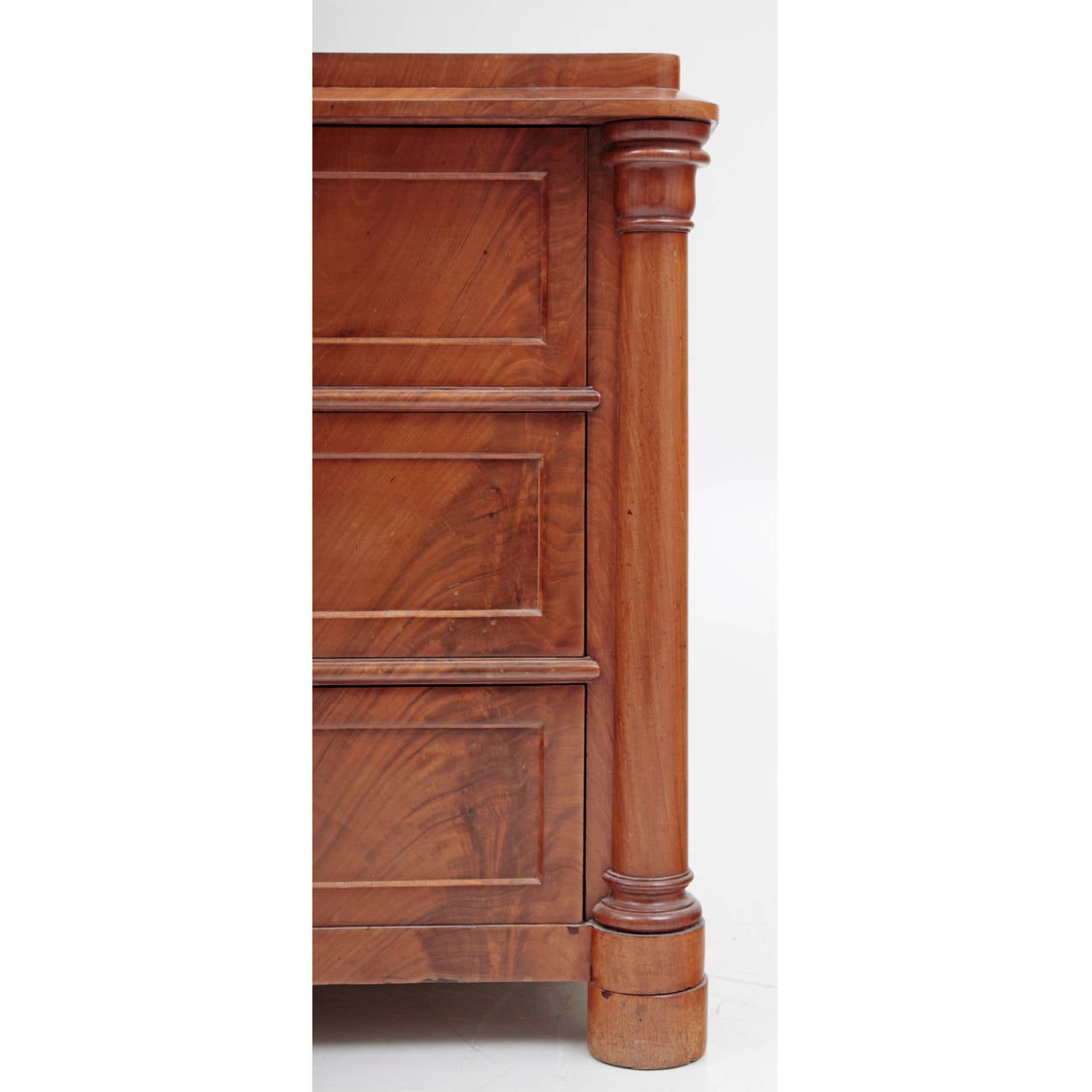 19th Century Biedermeier Chest of Drawers from 1820 / 1830.