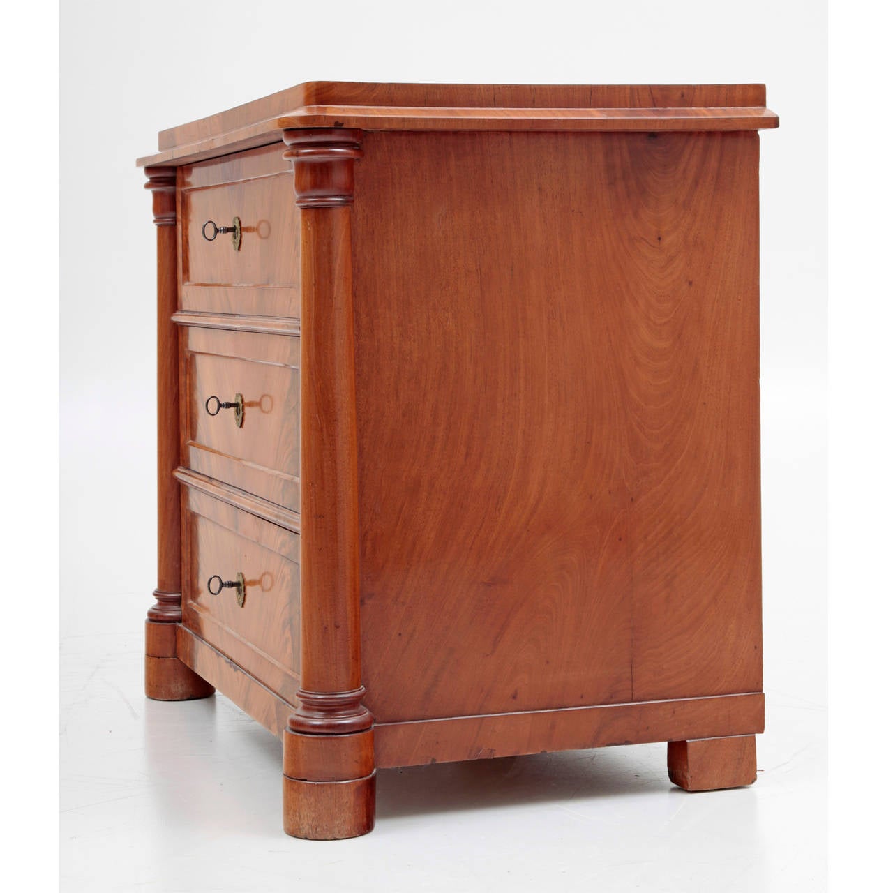Biedermeier Chest of Drawers from 1820 / 1830. In Excellent Condition In Greding, DE