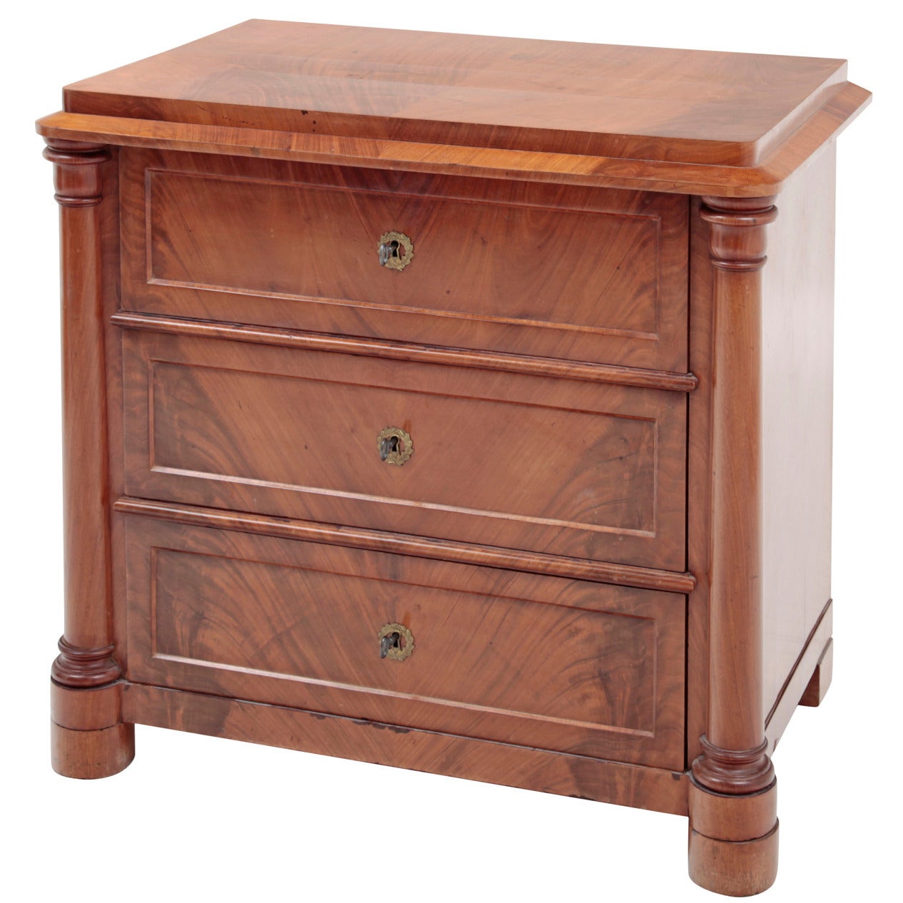Biedermeier Chest of Drawers from 1820 / 1830.