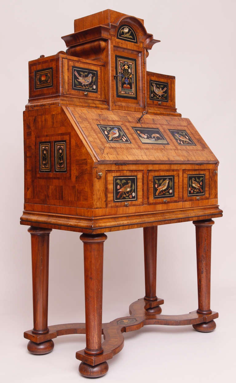 An extraordinary baroque cabinet desk from 1750.
Provenience: Fortress Kipfenberg, South Germany.