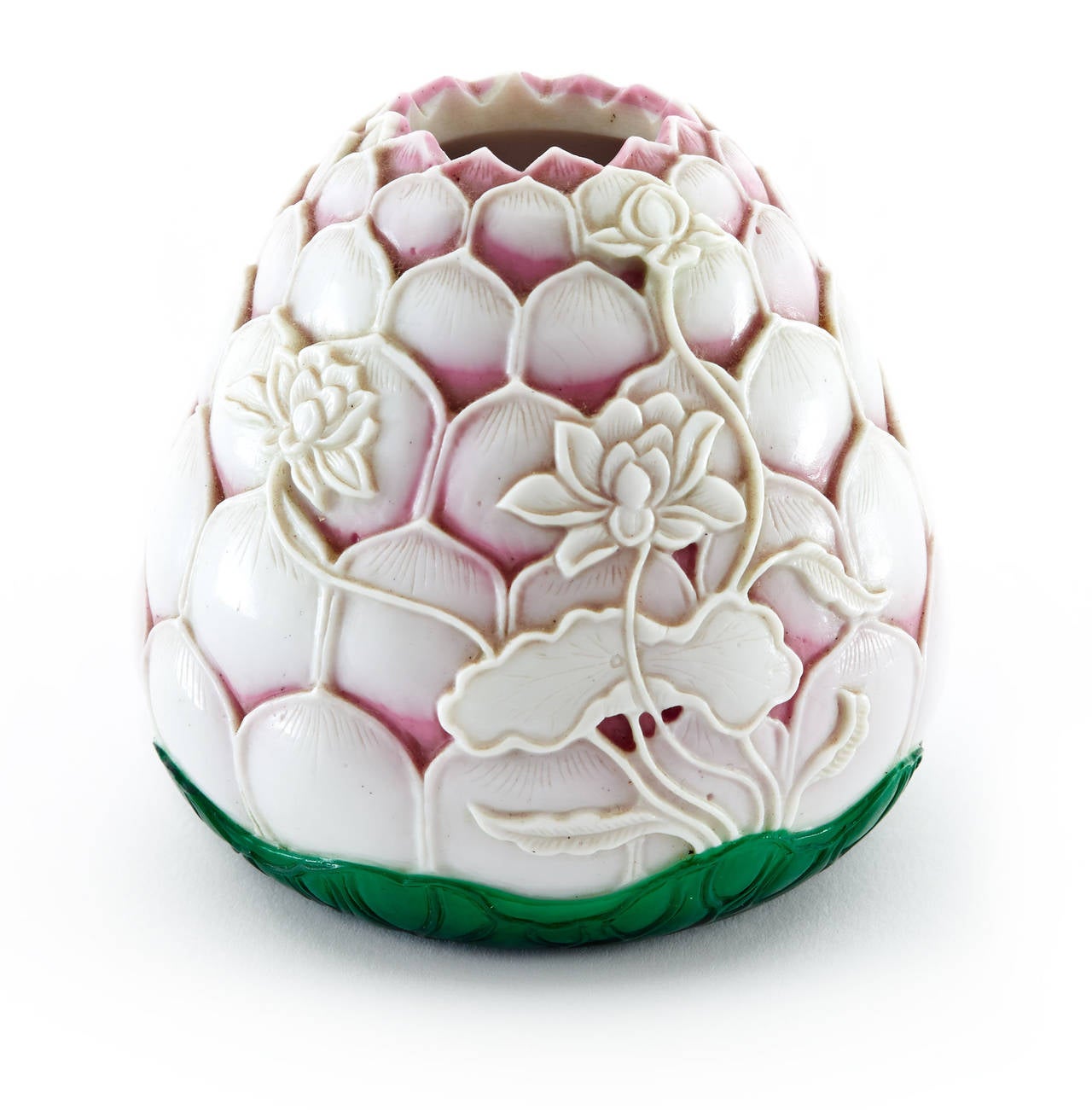 Very nice Chinese bowl, green, pink, white.
In form of a lotus bud.