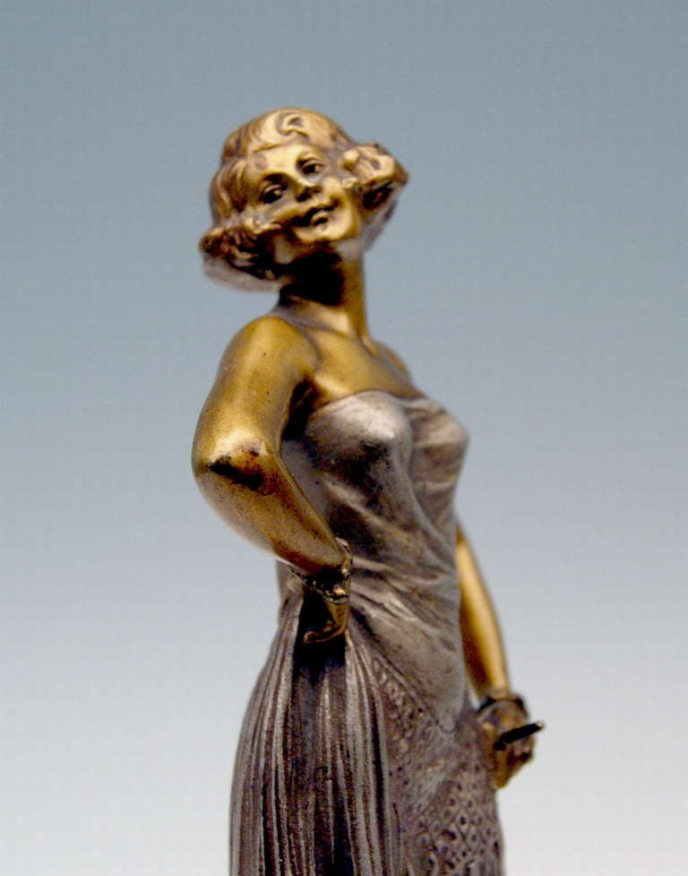 Onyx Vienna Bronze by Bruno Zach Elegant Lady Art Deco Period circa 1925
