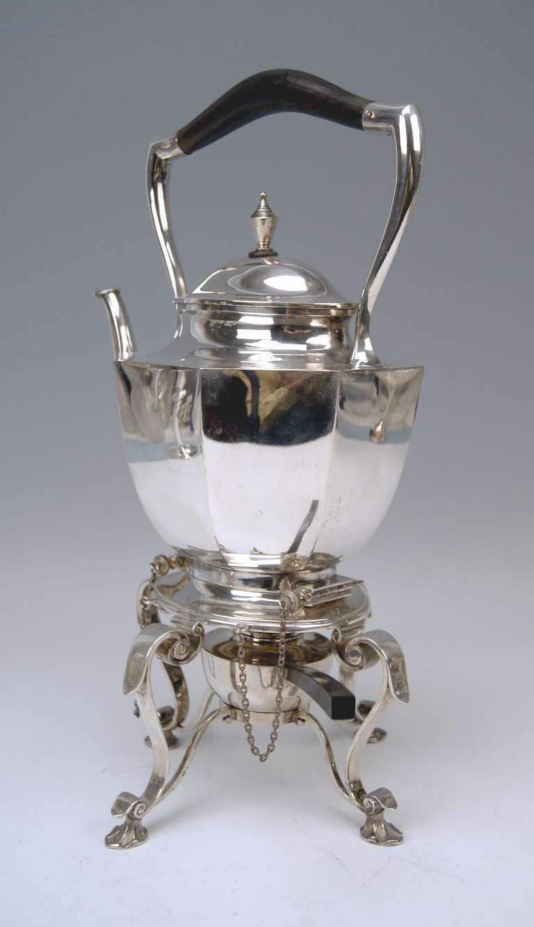 Silver Art Deco Samovar of Finest Quality Czech Republic circa 1921-28 In Excellent Condition In Vienna, AT