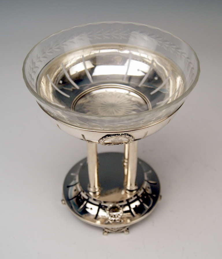 Silberner Jugendstilaufsatz aus Österreich mit Originalglaseinlage um 1905 im Zustand „Hervorragend“ in Vienna, AT
