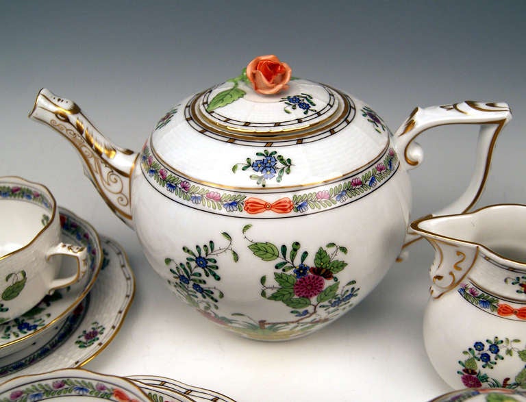 Hungarian Herend Hungary Fleurs des Indes Coffee & Tea Set Consisting of 22 Parts circa 1950-60
