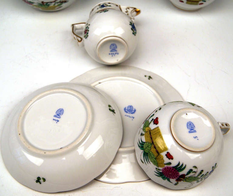 Herend Hungary Fleurs des Indes Coffee & Tea Set Consisting of 22 Parts circa 1950-60 1