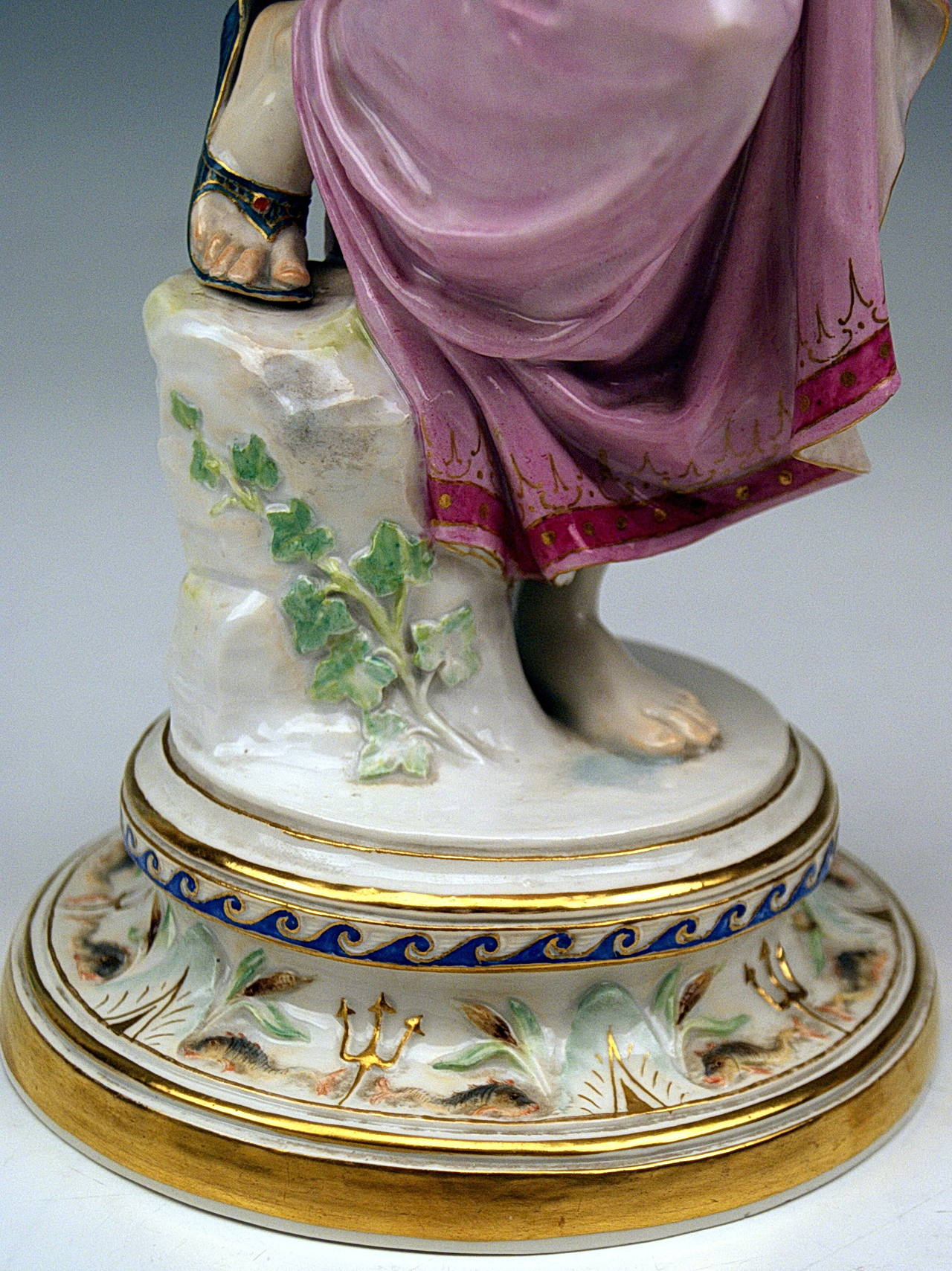 Porcelain Meissen Female Nude After The Bath By Robert Ockelmann C.1900