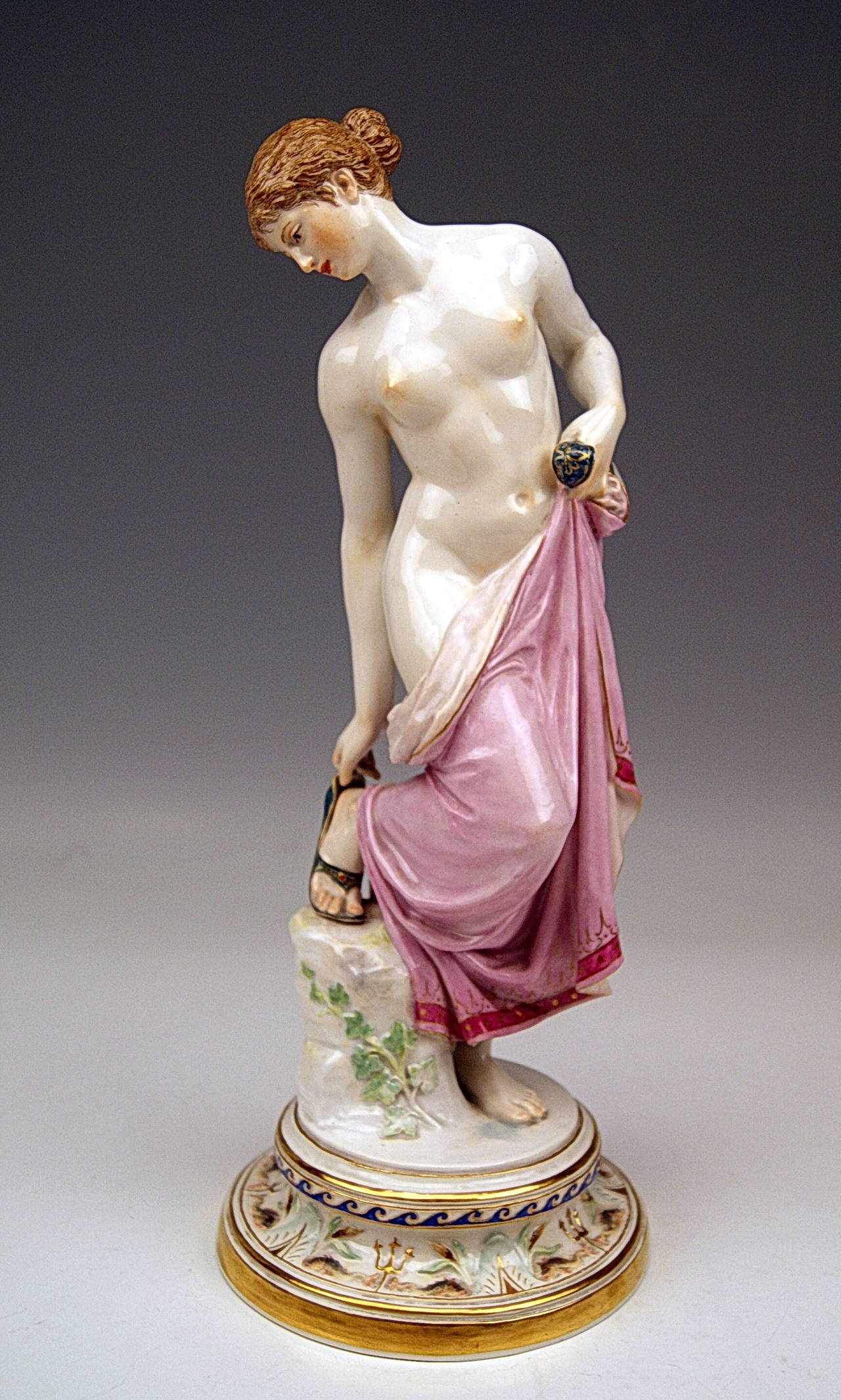 Meissen Female Nude After The Bath By Robert Ockelmann C.1900 1