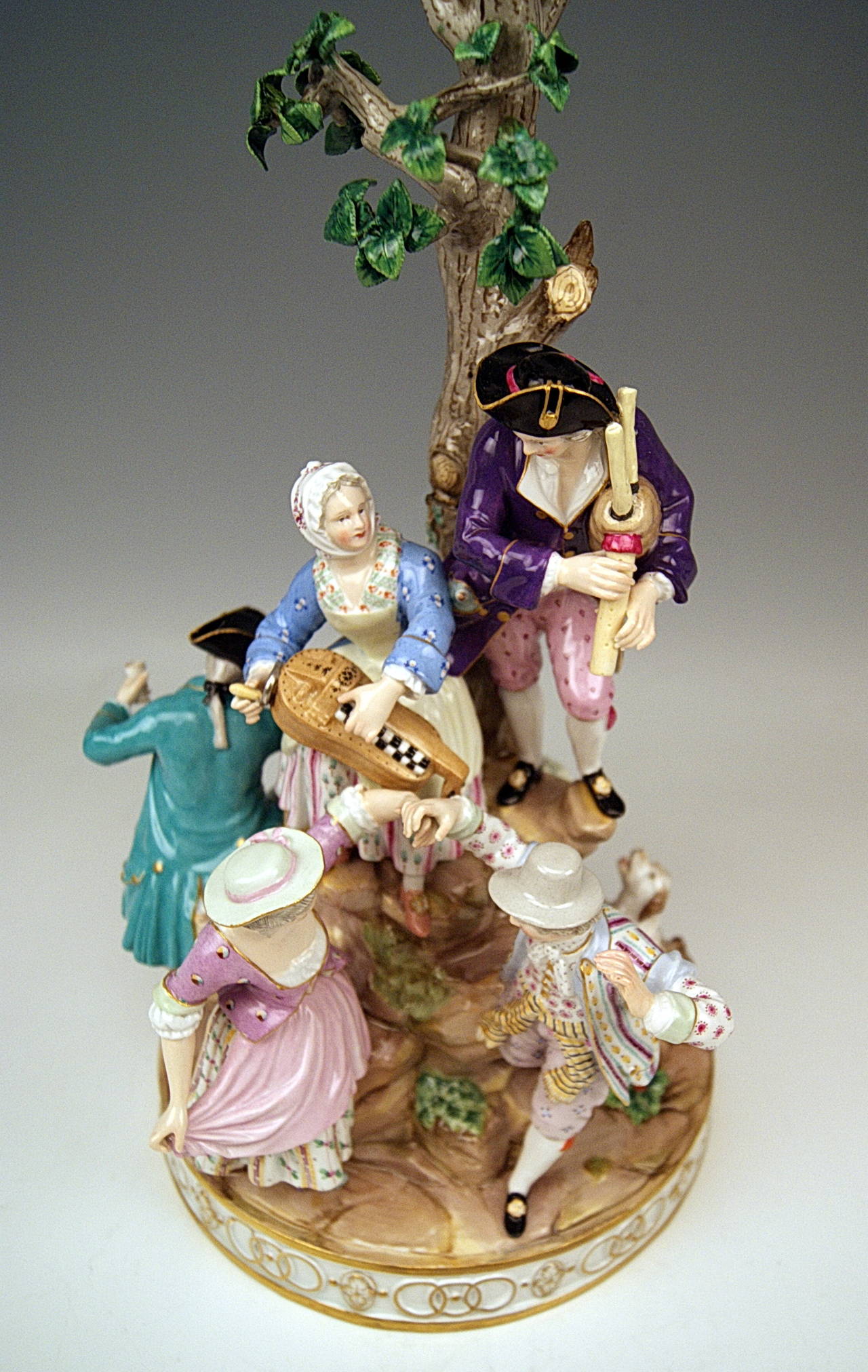 Meissen Tall Group Of Gardener Figurines Musicians By Acier C. 1870 1