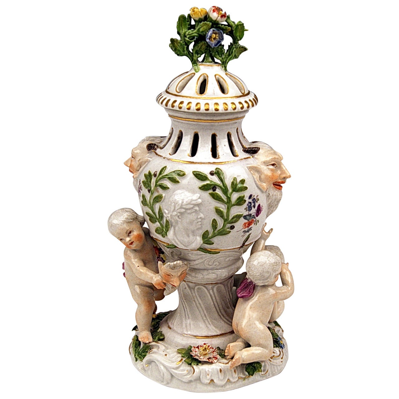 Meissen Brule Parfum Lidded Vase, Rococo Period circa 1745