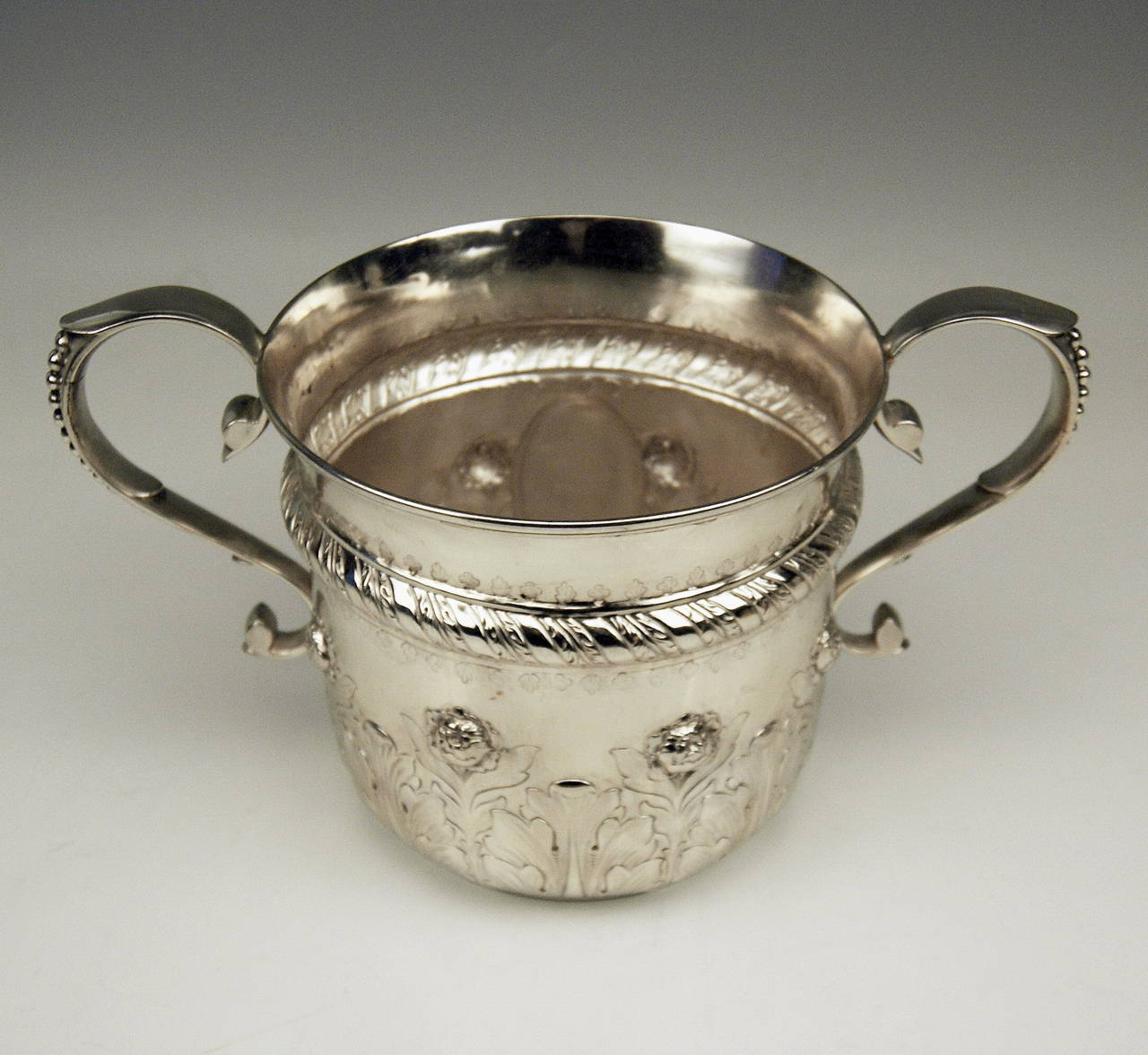 Enfriador de plata para vino de champaña de Walter and John Barnard, Londres, 1889 Británico en venta