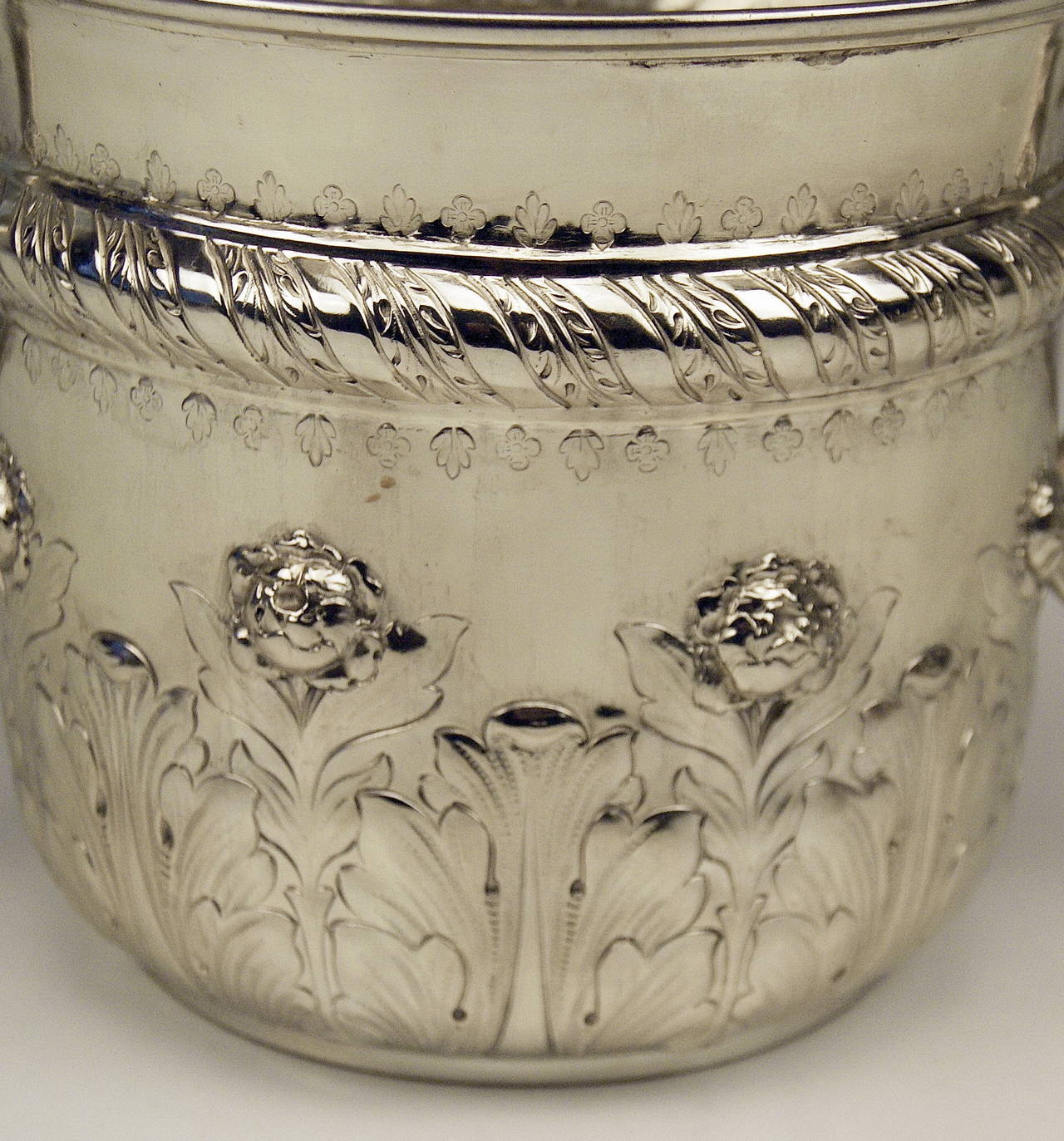 British Silver Champagne Wine Cooler by Walter and John Barnard, London, 1889 For Sale