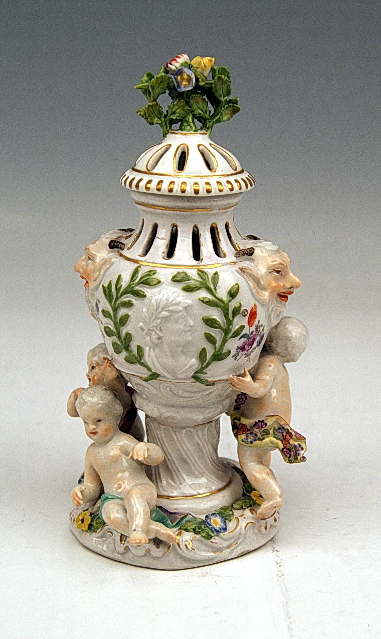 Glazed Meissen Brule Parfum Lidded Vase, Rococo Period circa 1745
