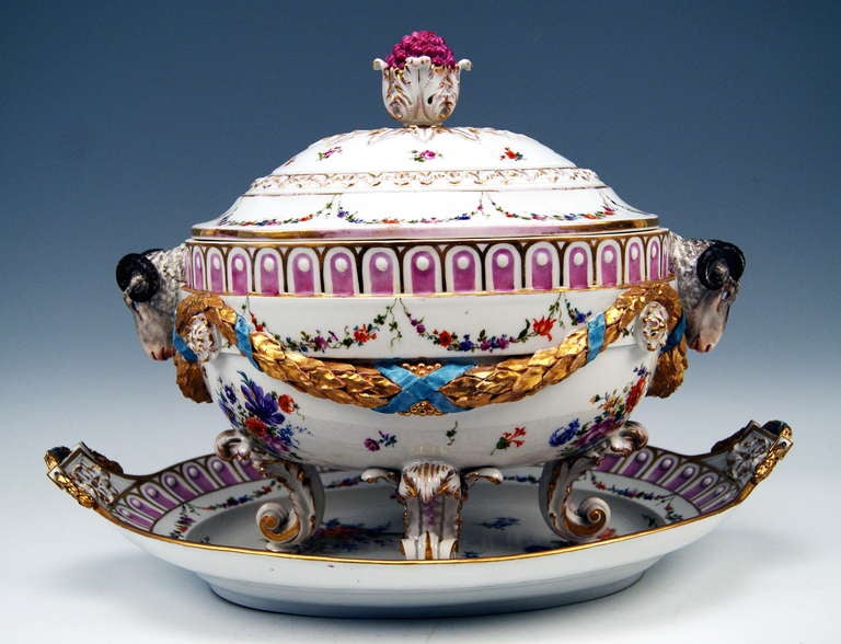 Meissen oval lidded tureen standing on oval platter with hoisted handles:
 Both abundantly painted with excellent flowers & flower bouquets  (tulips, dahlias, rose flowers, violets etc.)   scattered on white porcelain ground   /   additionally, 