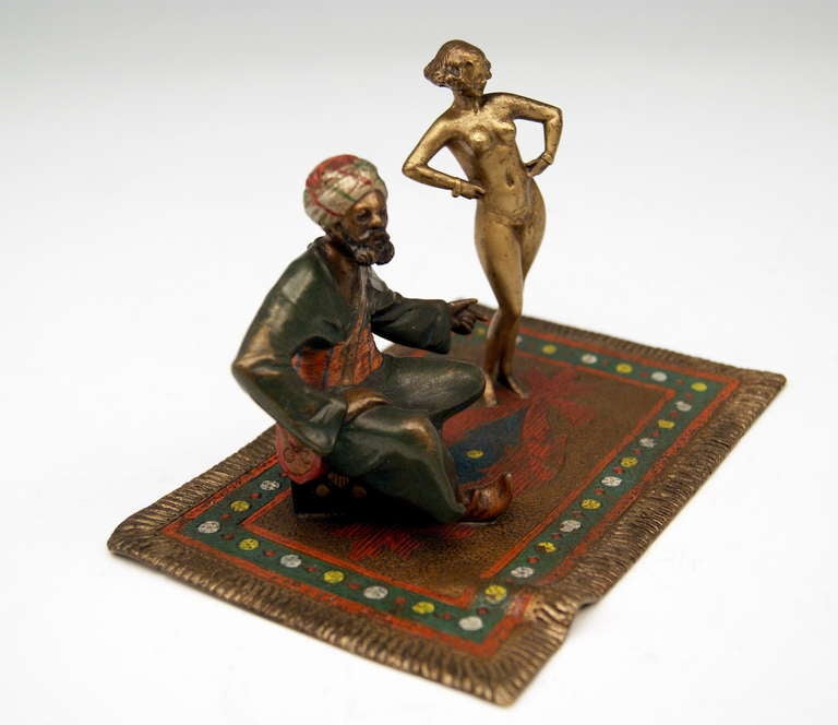 Bronze de Vienne réalisé par Franz Bergman(n) Homme arabe sur tapis avec nu féminin vers 1915-20