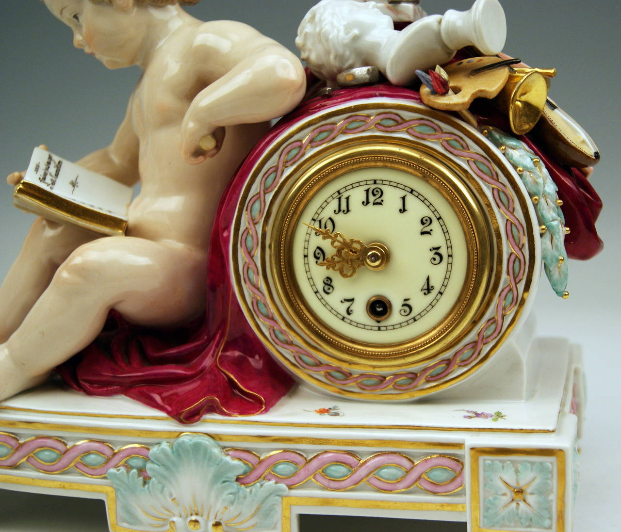 Late 19th Century Meissen Superb Table Mantle Clock Vintage Cherub, circa 1870