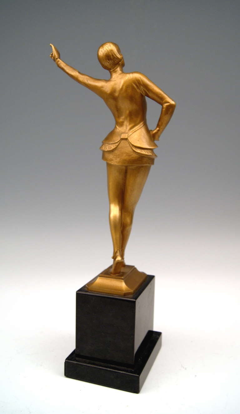 Bronze de Vienne par Ernst Beck représentant une danseuse Art Déco vers 1925 Excellent état - En vente à Vienna, AT