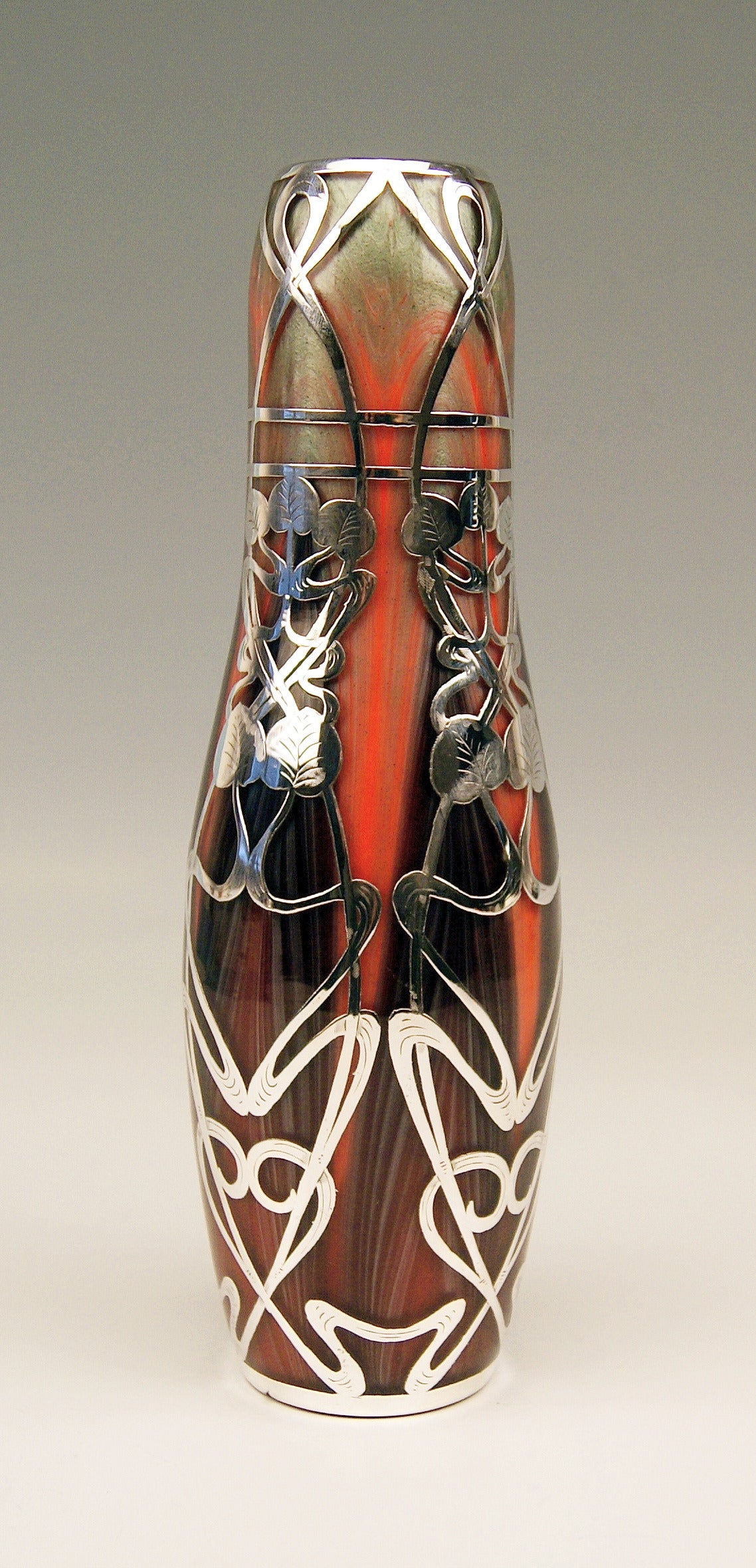 Vase Loetz Widow Art Nouveau, Titania Gre 2512 Silver Overlay, circa 1906 3