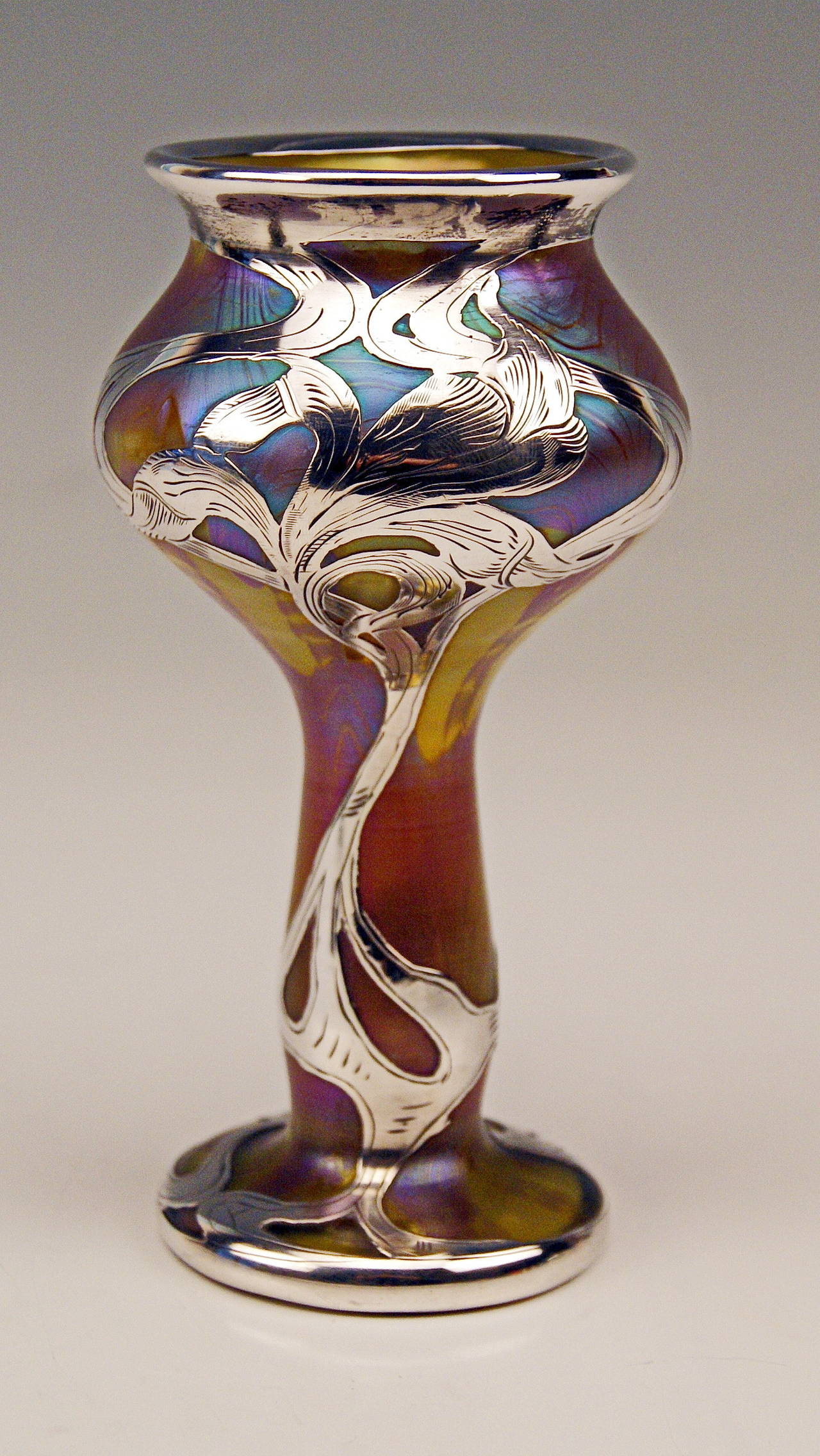 Vase Loetz Witwe Jugendstil Phaenomen Gre Silver Overlay, um 1900 (Frühes 20. Jahrhundert) im Angebot