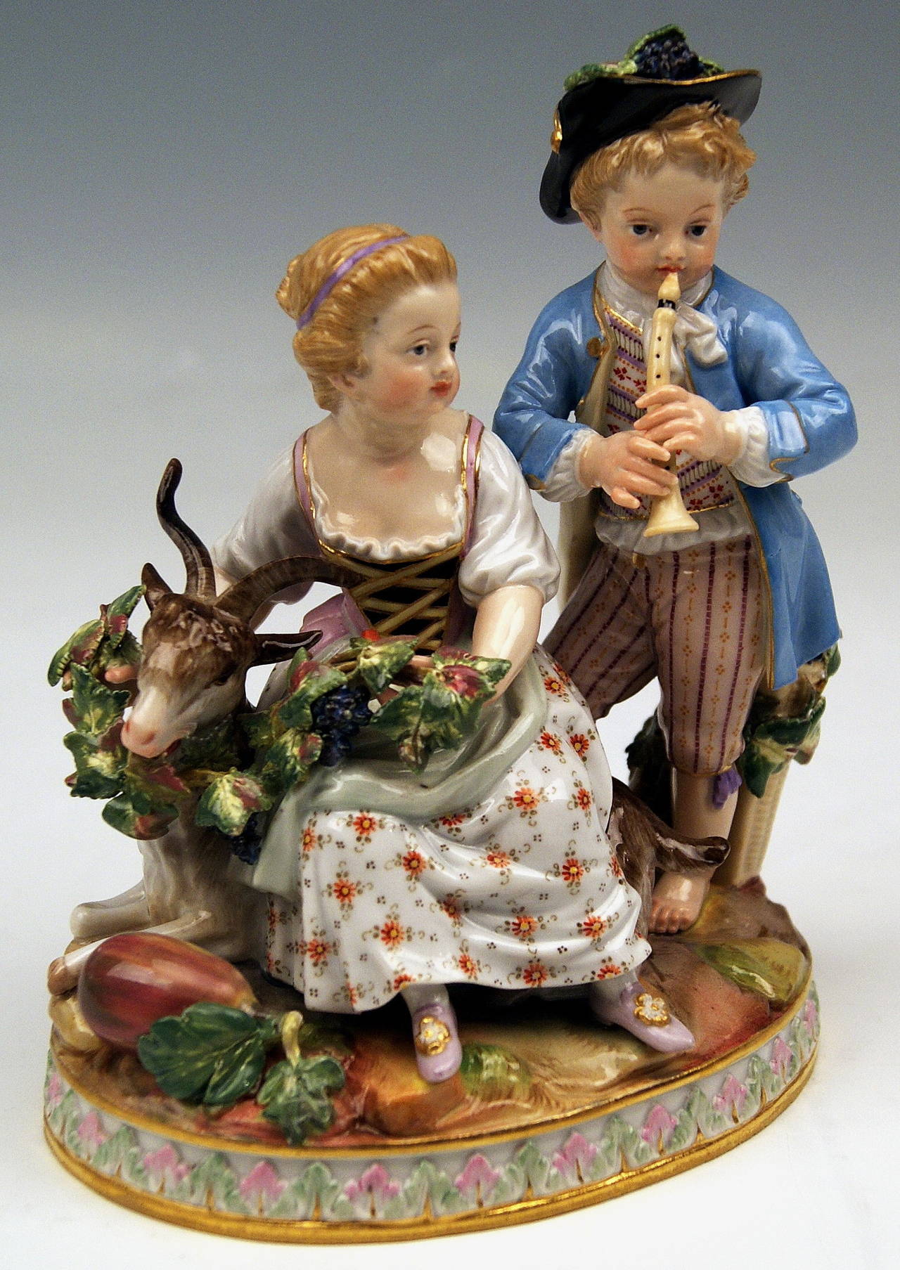 Meissen Four Seasons Figurines by Schoenheit, circa 1860 In Excellent Condition In Vienna, AT