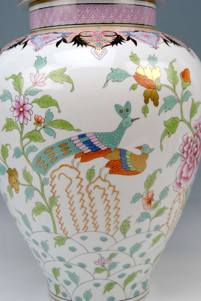 Herend Huge Lidded Vase Stunningly Painted, circa 1950  -  60 In Excellent Condition In Vienna, AT