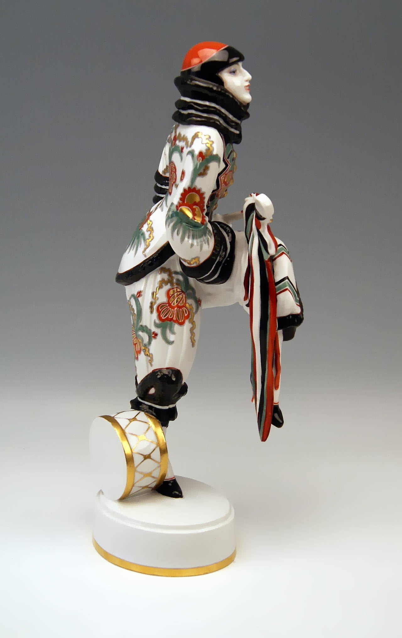 Gorgeous Rosenthal Germany Nicest Figurine modelled by 
Constantin Holzer-Defanti   |  model created in year 1919
manufactured 1929

It is the figurine of Polish-German dancer and actress LENA AMSEL* playing the lute here:  The figurine is