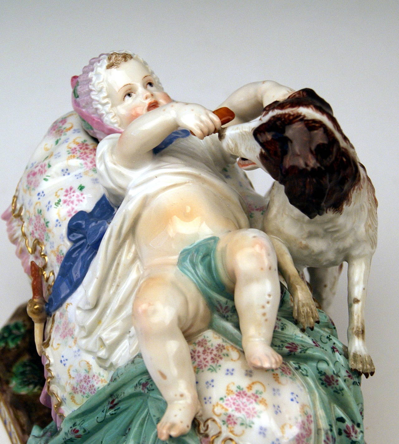 Meissen Lovely Figurine Group by Acier of the Placidness of Childhood, 1840 In Excellent Condition For Sale In Vienna, AT