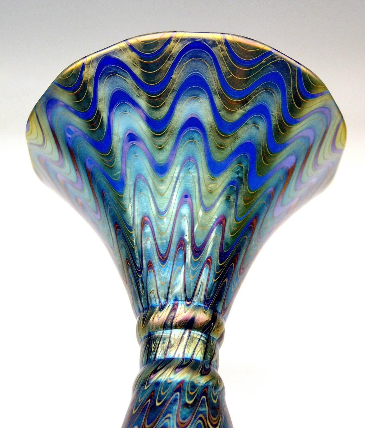 Austrian Vase Signed Loetz Widow Art Nouveau Decor Cobalt PG 6893, circa 1900