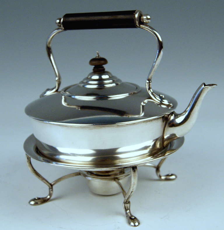 British Sterling Silver Art Nouveau Tea Pot on Rechaud by Barnard UK, London, circa 1895 For Sale